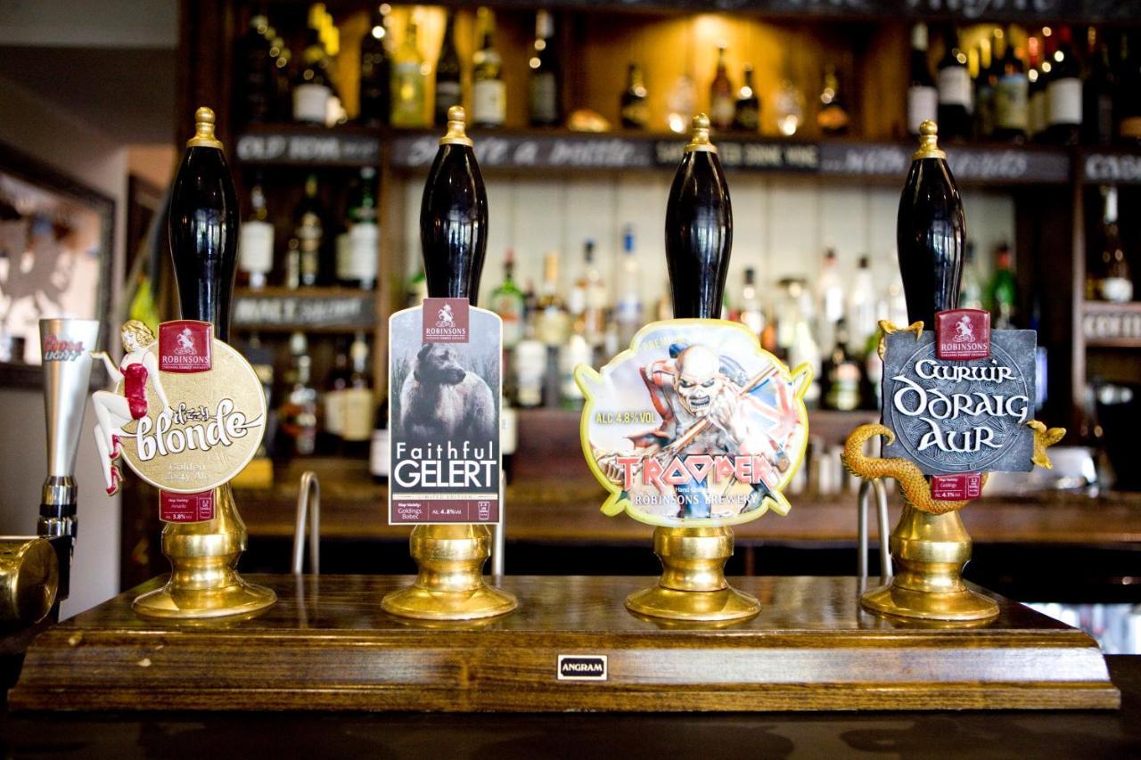 Saracens Head Hotel เบดด์เกอเลิร์ท ภายนอก รูปภาพ