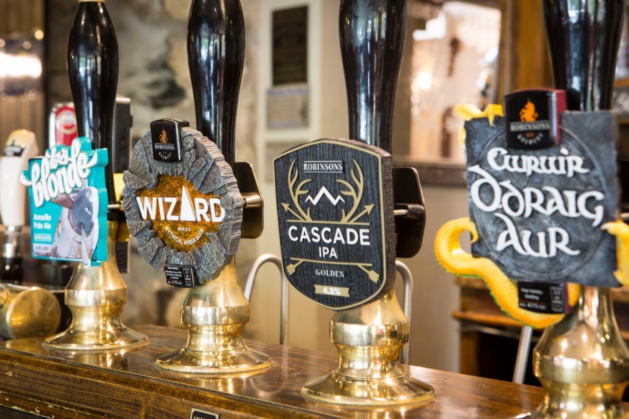 Saracens Head Hotel เบดด์เกอเลิร์ท ภายนอก รูปภาพ