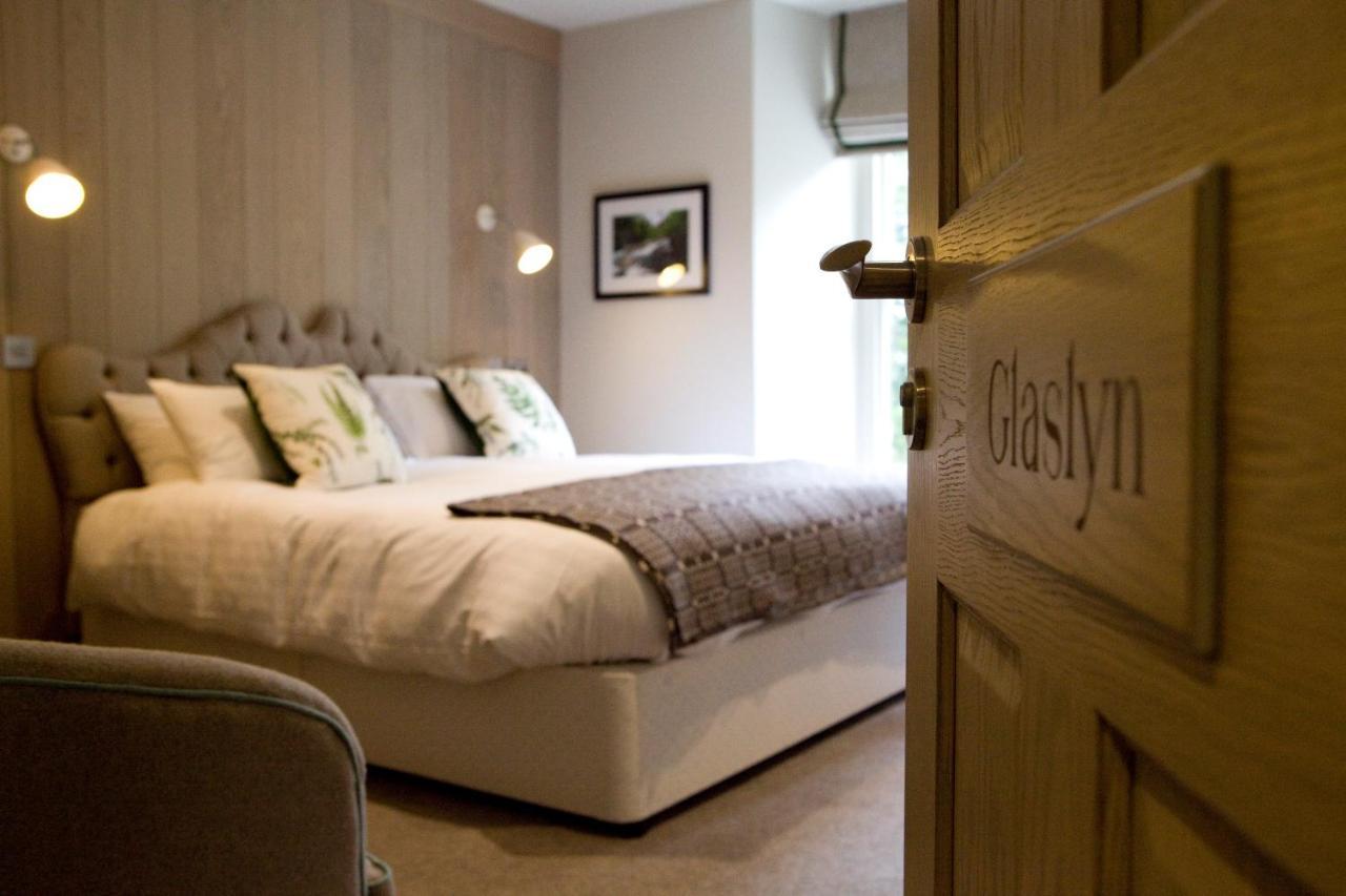 Saracens Head Hotel เบดด์เกอเลิร์ท ภายนอก รูปภาพ
